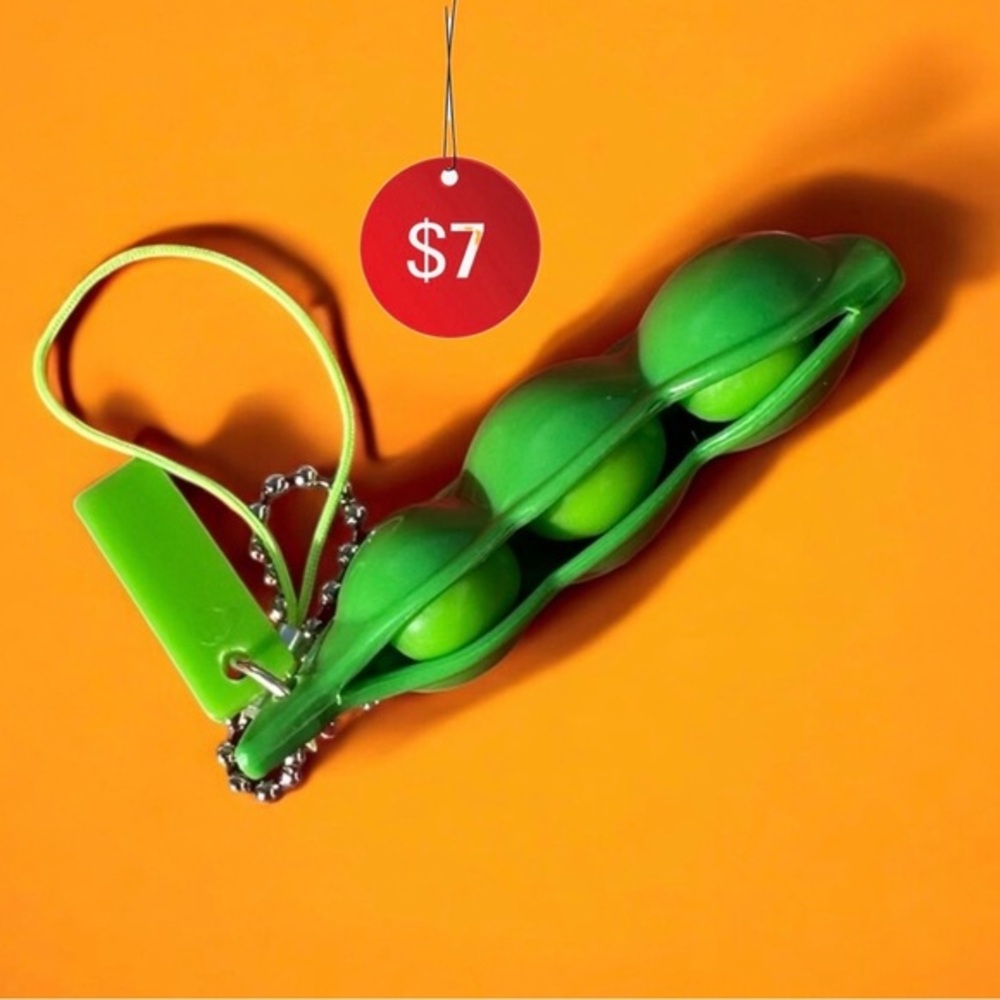 Cute Edamame Pea Pod Fidget Keychain – Stress Relief Toy for Anxiety kids adult